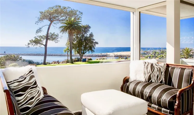 2824 Ocean Boulevard, Corona Del Mar, California 92625