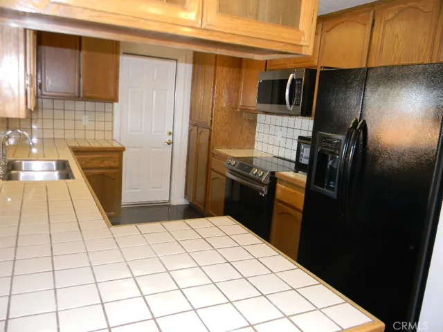 14160 Apple Creek Drive, Victorville, California 92395