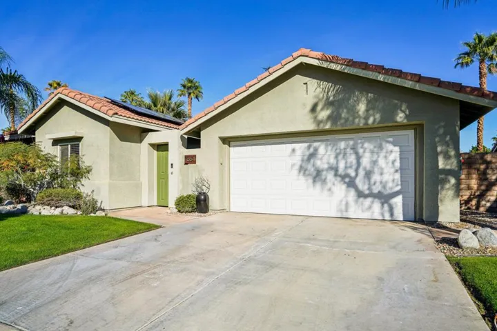 2-web-or-mls-E Lily St-S2101-002