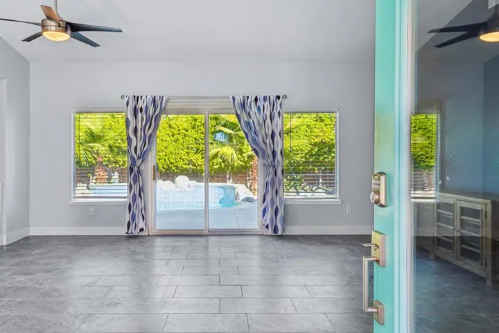 5-web-or-mls-E Lily St-S2101-005