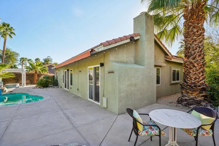 38-web-or-mls-E Lily St-S2101-036