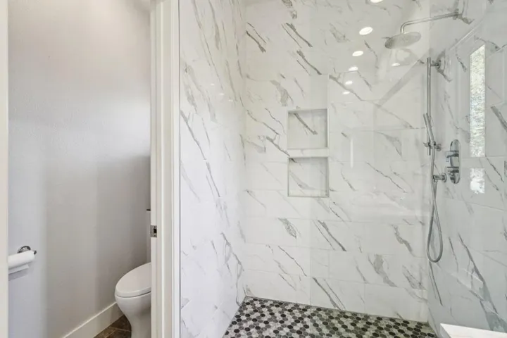 33-web-or-mls-E Lily St-S2101-031