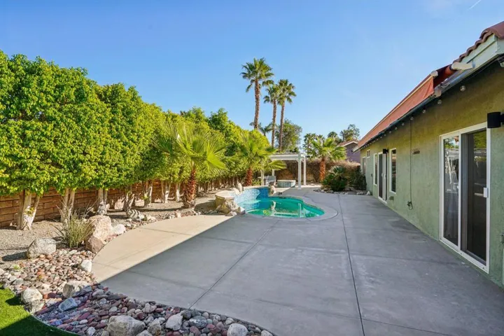 39-web-or-mls-E Lily St-S2101-037