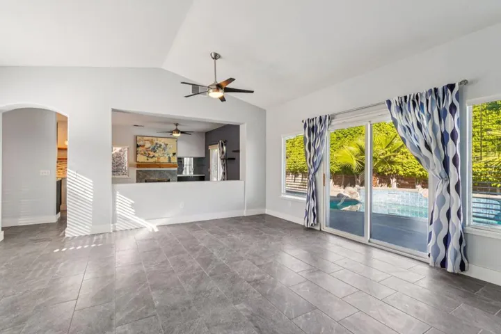 13-web-or-mls-E Lily St-S2101-011