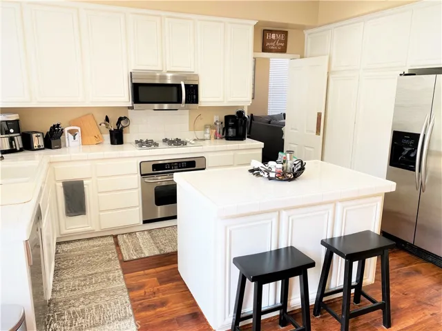 36 Del Ventura, Irvine, California 92606