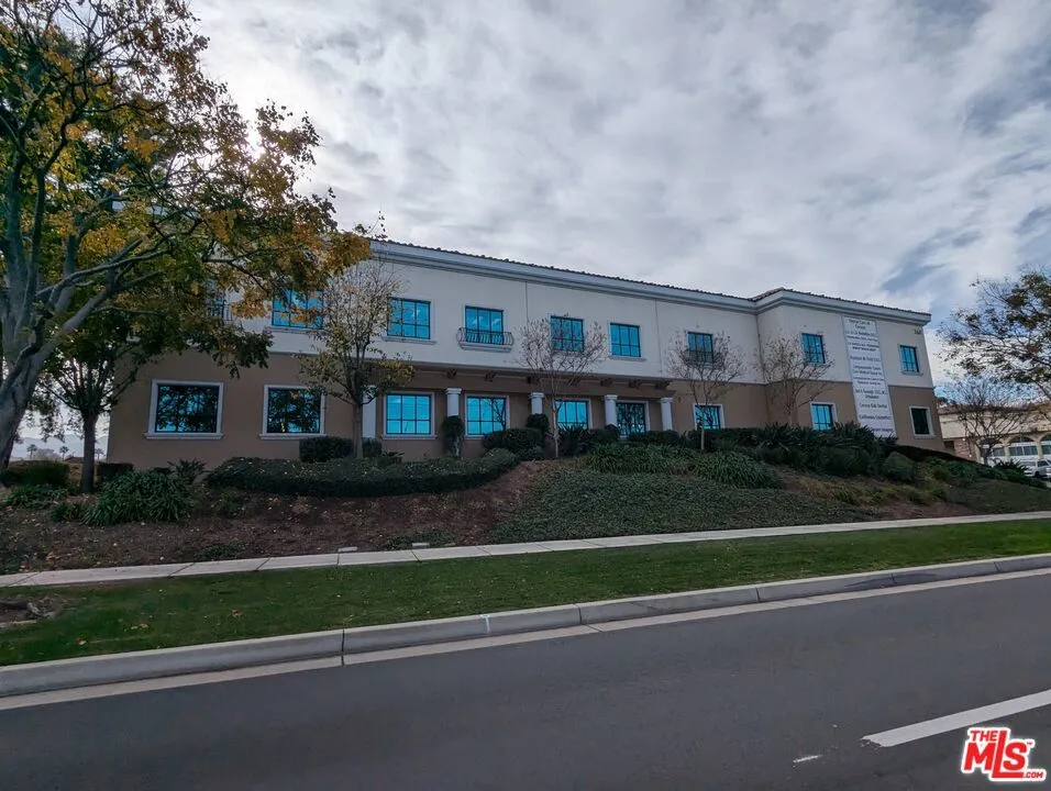 260 E Ontario Avenue 101, Corona, California 92879 — photo 4