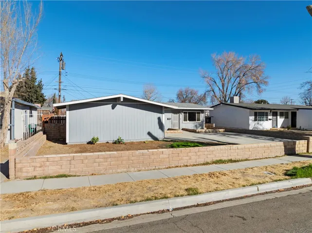 1029 W Avenue H7, Lancaster, California 93534
