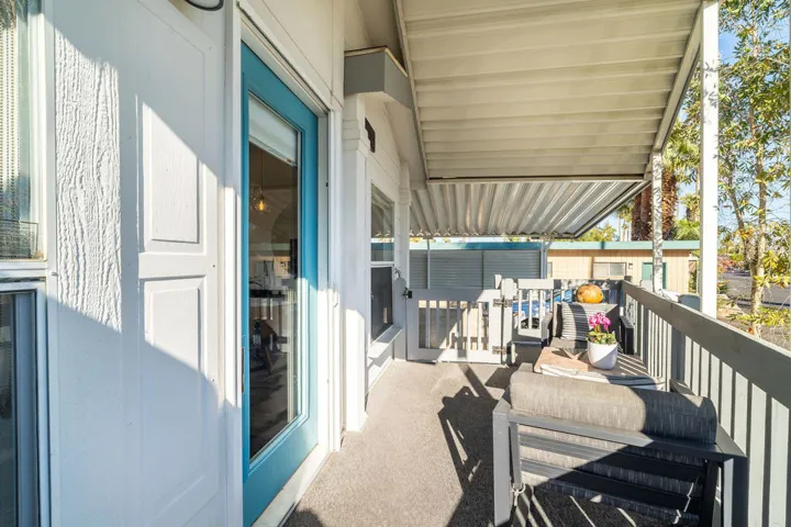 Front deck