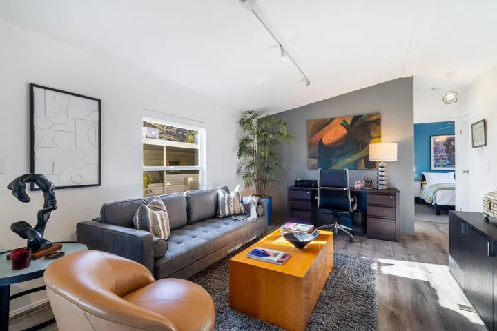 Den/ Office