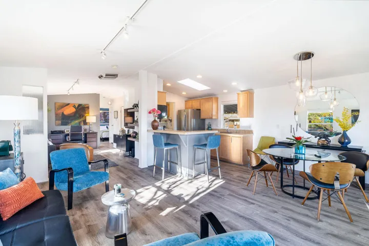 Living room-kitchen