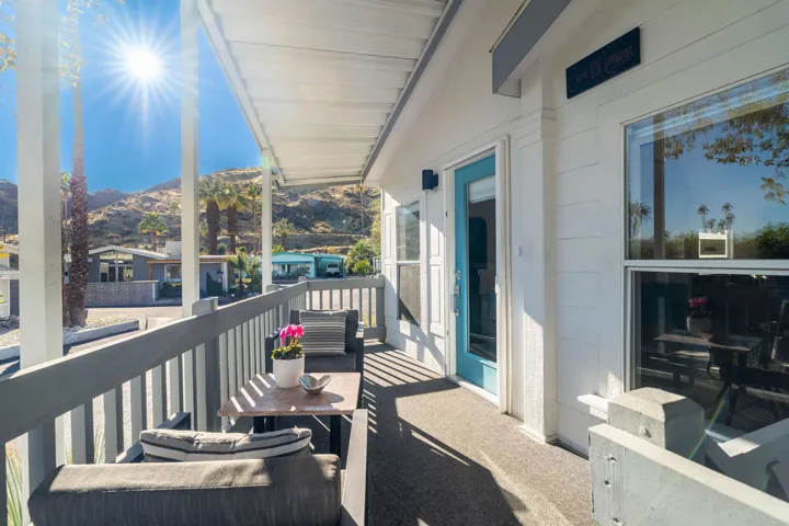 Front deck