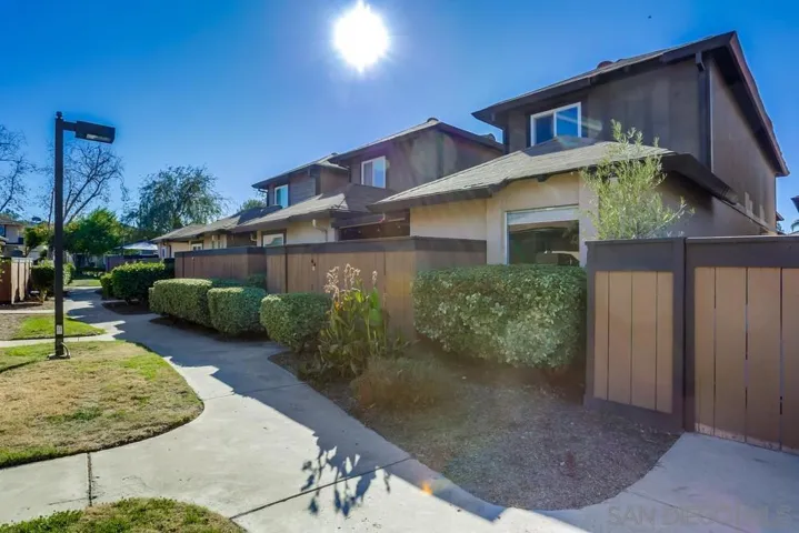 9609 Kumquat Dr, Lakeside, California 92040