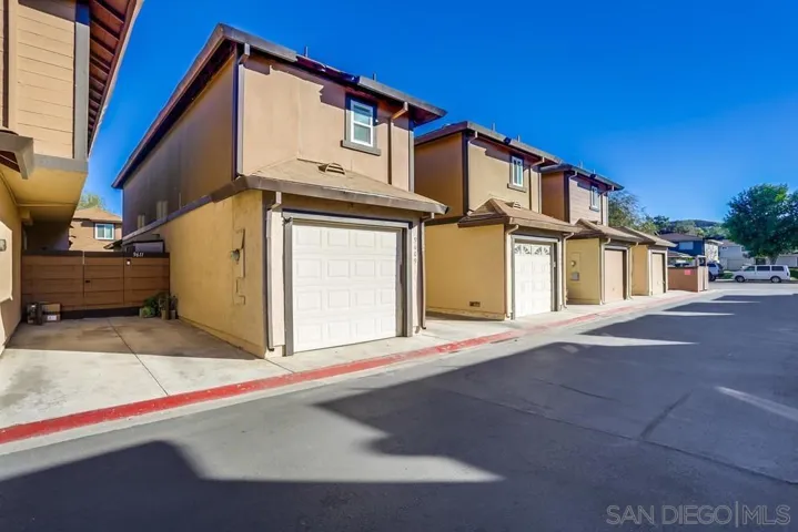 9609 Kumquat Dr, Lakeside, California 92040