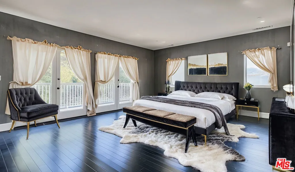 208 S Le Doux Road, Beverly Hills, California 90211 home-pic-12