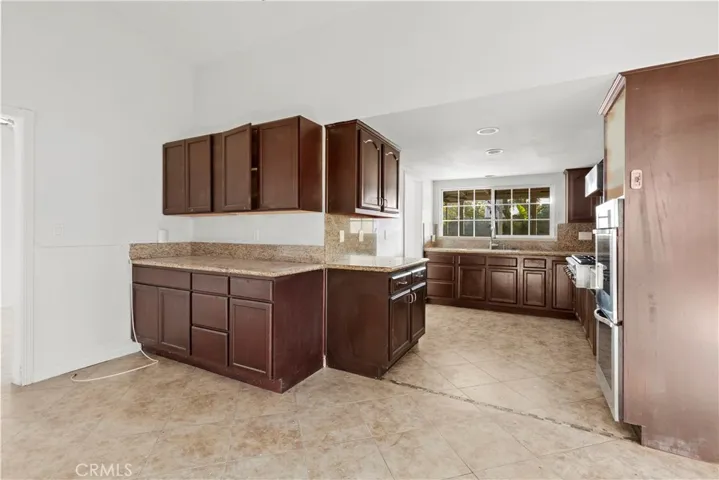 731 S Teakwood Ave., Rialto, California 92376