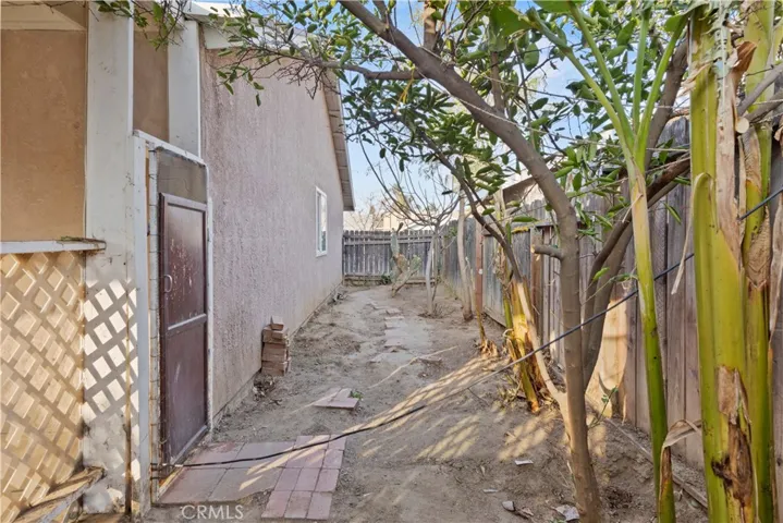 731 S Teakwood Ave., Rialto, California 92376