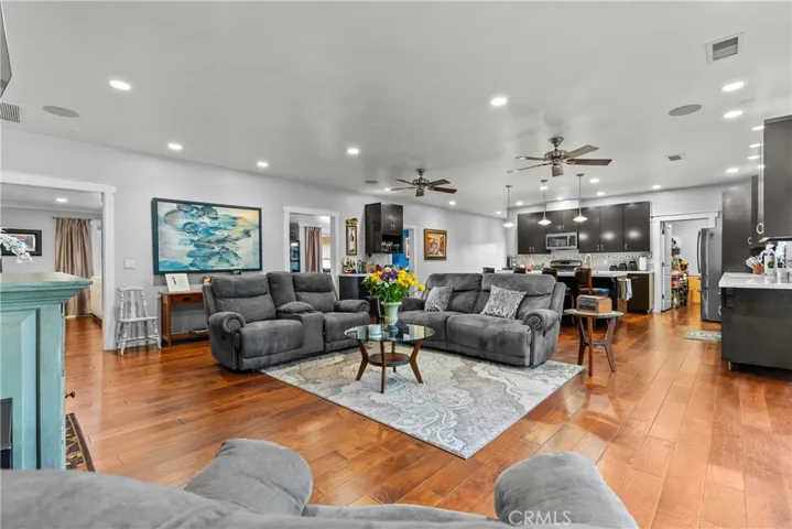 Open Kitchen & Family Room