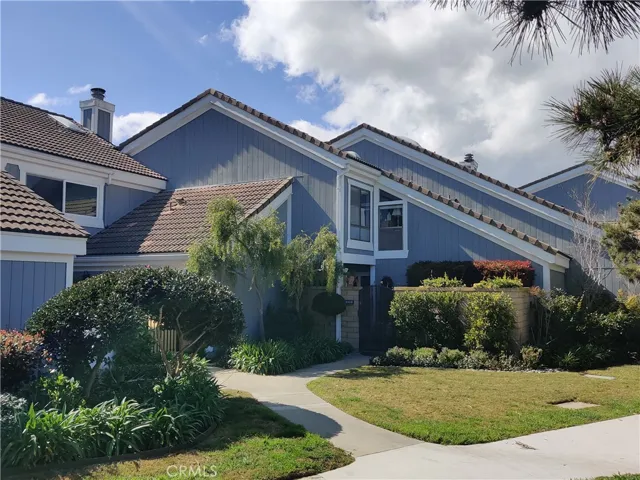 16061 Dominica Circle, Huntington Beach, California 92649