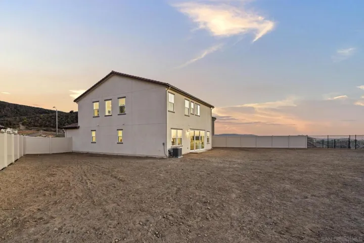 940 Visalia Place, San Marcos, California 92069