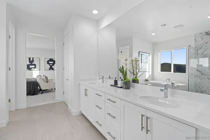 940 Visalia Place, San Marcos, California 92069