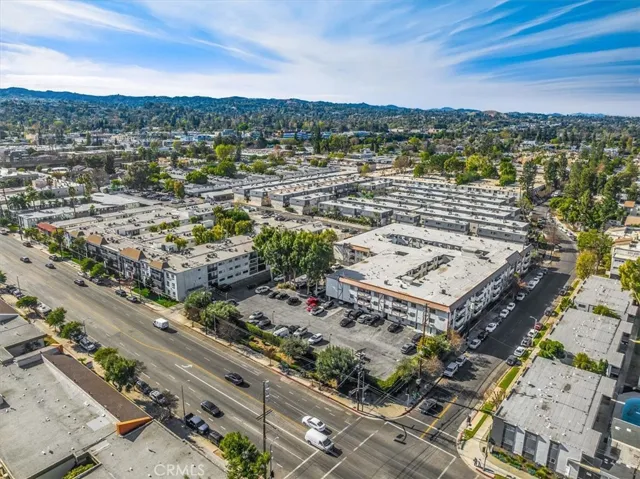 18530 Hatteras Street 337, Tarzana, California 91356