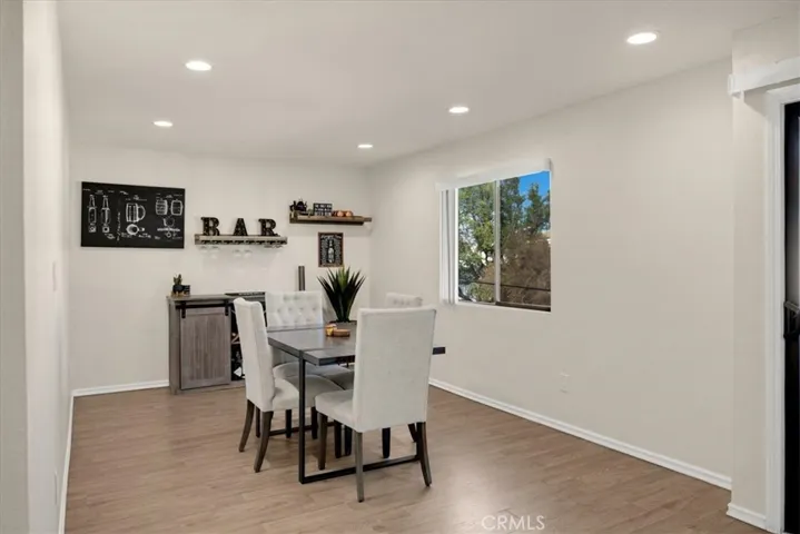 18530 Hatteras Street 337, Tarzana, California 91356