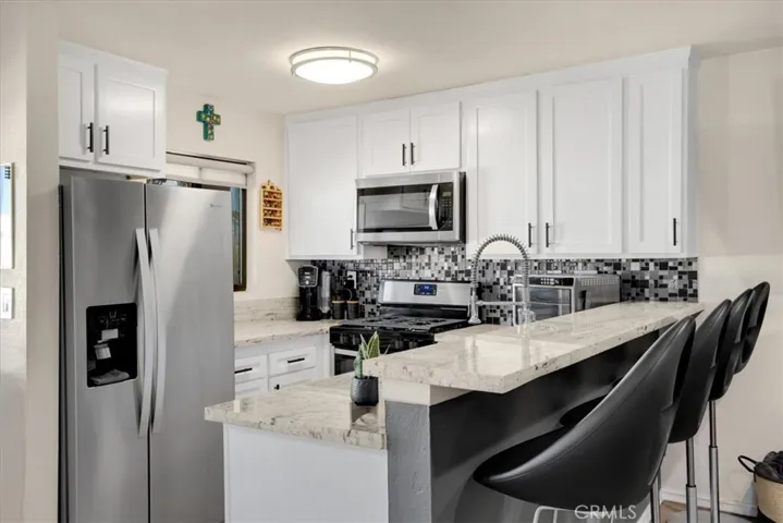 18530 Hatteras Street 337, Tarzana, California 91356