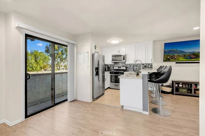 18530 Hatteras Street 337, Tarzana, California 91356