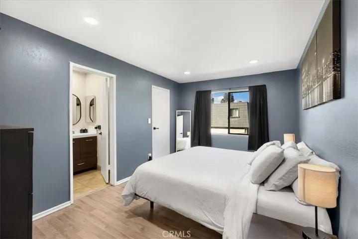 18530 Hatteras Street 337, Tarzana, California 91356