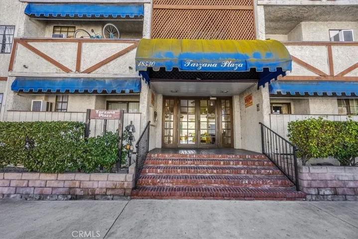 18530 Hatteras Street 337, Tarzana, California 91356