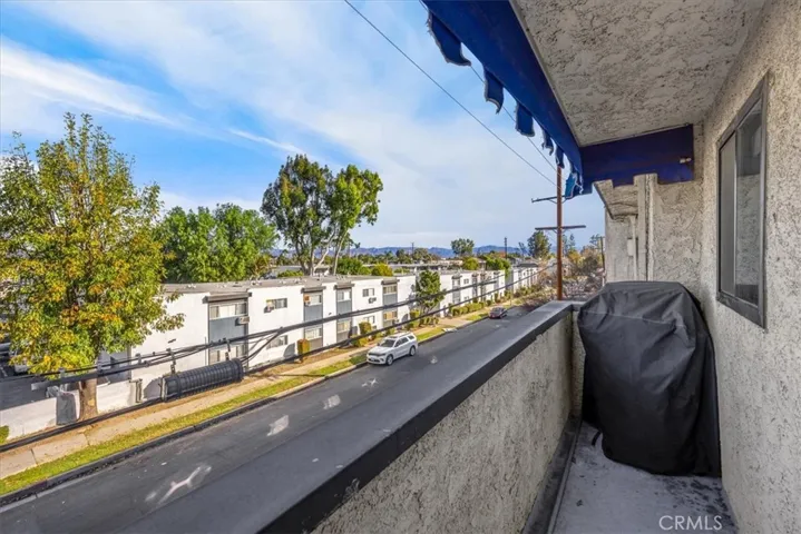 18530 Hatteras Street 337, Tarzana, California 91356