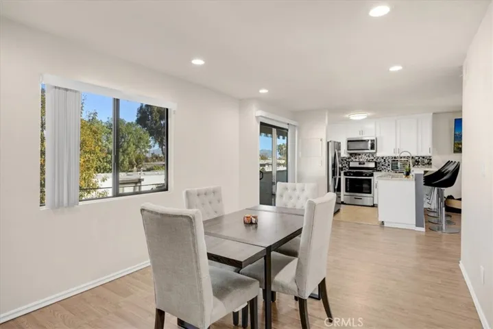 18530 Hatteras Street 337, Tarzana, California 91356