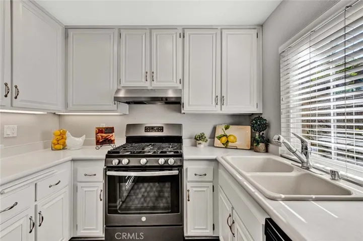 101 W Riverdale Avenue 8, Orange, California 92865