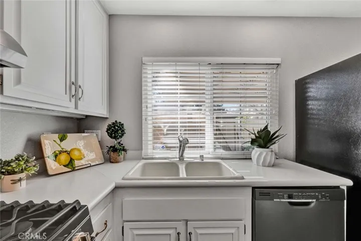 101 W Riverdale Avenue 8, Orange, California 92865