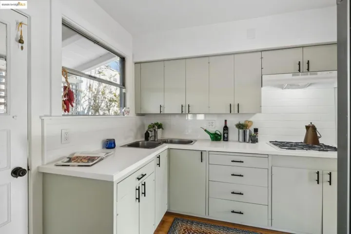 2500 Best Ave, Oakland, California 94601