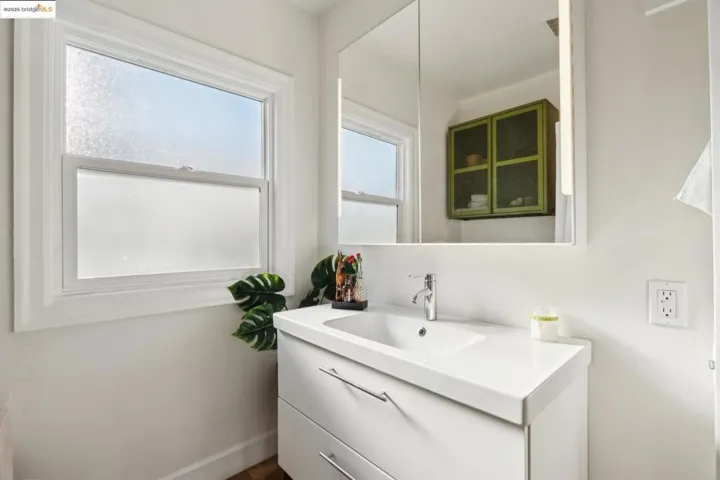 2500 Best Ave, Oakland, California 94601