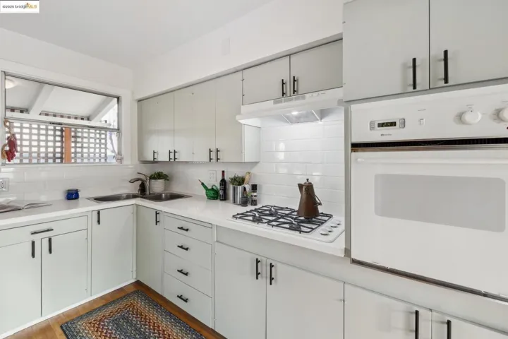 2500 Best Ave, Oakland, California 94601