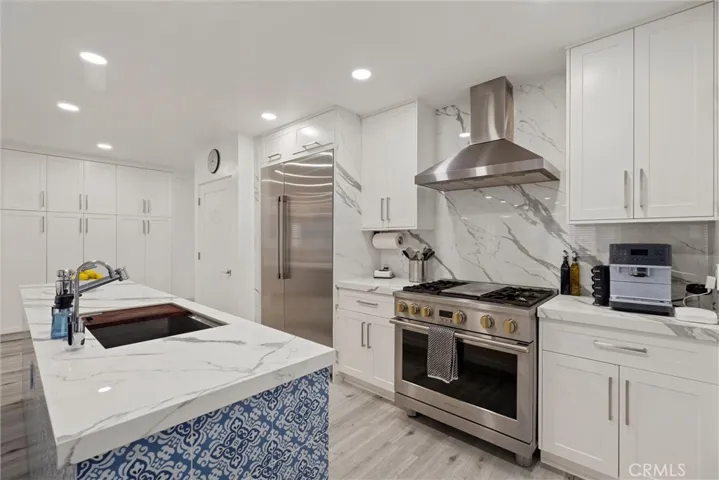 726 Esplanade, Redondo Beach, California 90277