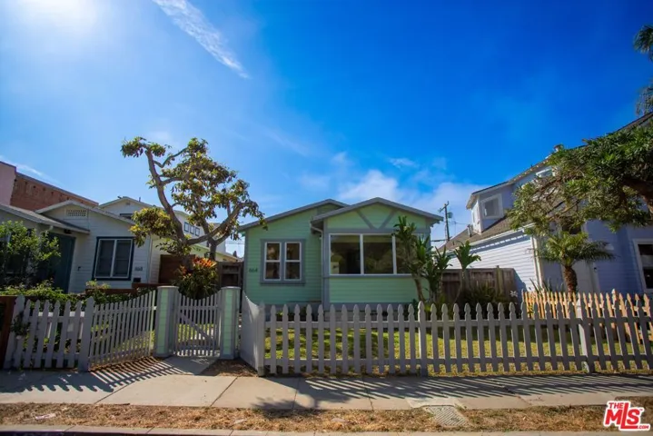 664 Marine Street, Santa Monica, California 90405