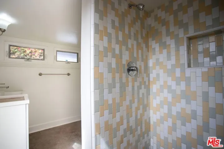 664 Marine Street, Santa Monica, California 90405