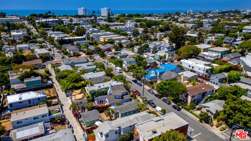 664 Marine Street, Santa Monica, California 90405