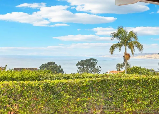 7850 Torrey Lane, La Jolla, California 92037