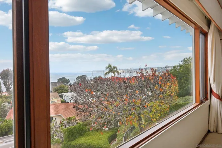 7850 Torrey Lane, La Jolla, California 92037