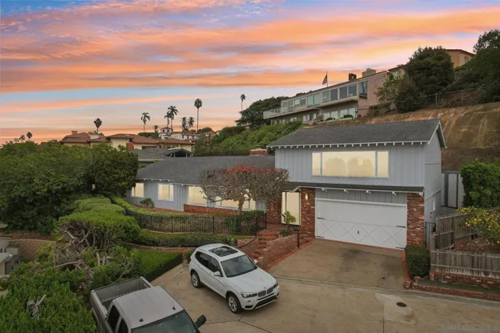 7850 Torrey Lane, La Jolla, California 92037