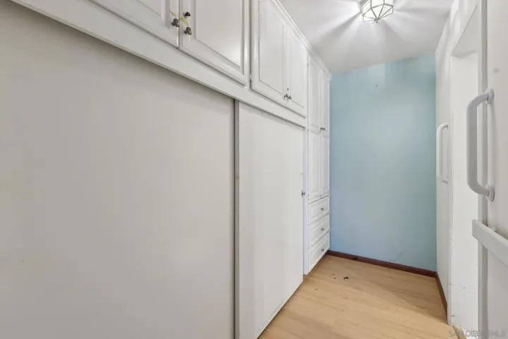 7850 Torrey Lane, La Jolla, California 92037
