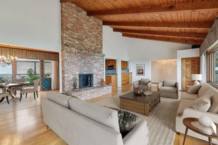 7850 Torrey Lane, La Jolla, California 92037