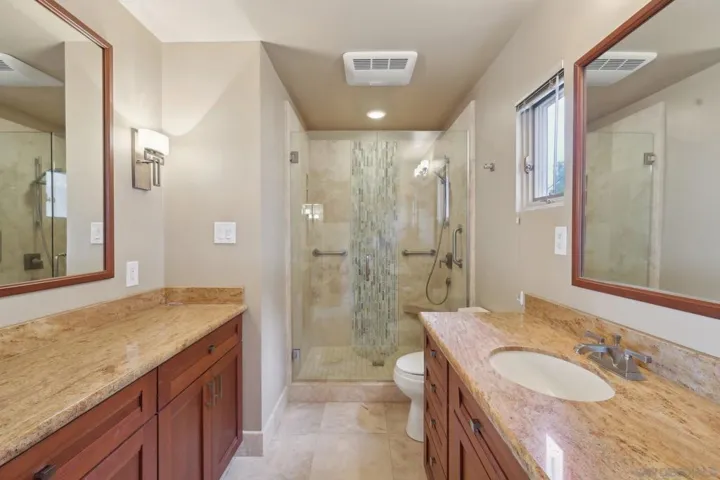 7850 Torrey Lane, La Jolla, California 92037
