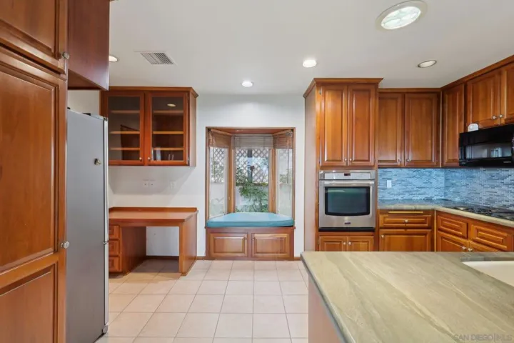 7850 Torrey Lane, La Jolla, California 92037