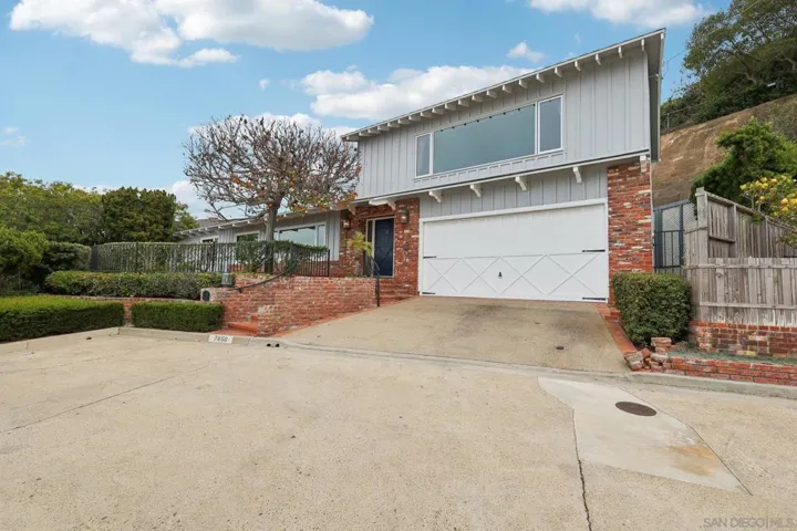 7850 Torrey Lane, La Jolla, California 92037