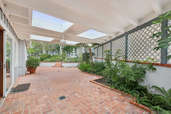 7850 Torrey Lane, La Jolla, California 92037